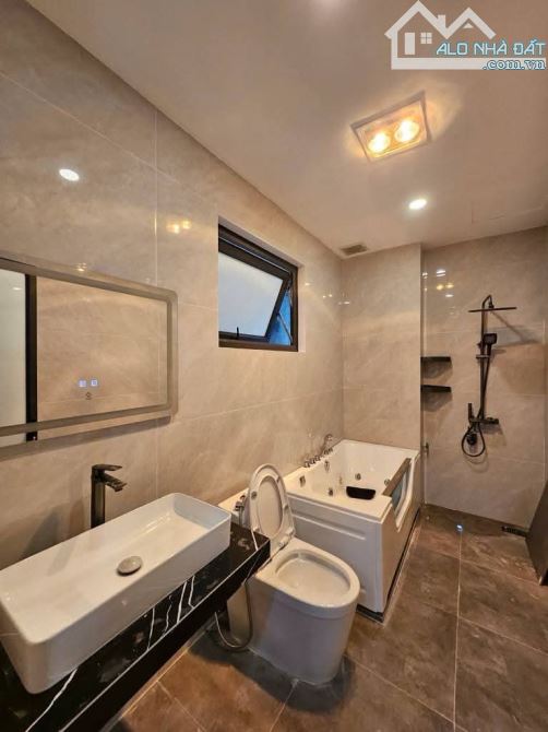B.Á.N NHÀ VIỆT HƯNG -LONG BIÊN:45m2 6Tầng Thang Máy.Gía 8Tỷ Nhỉnh. - 4