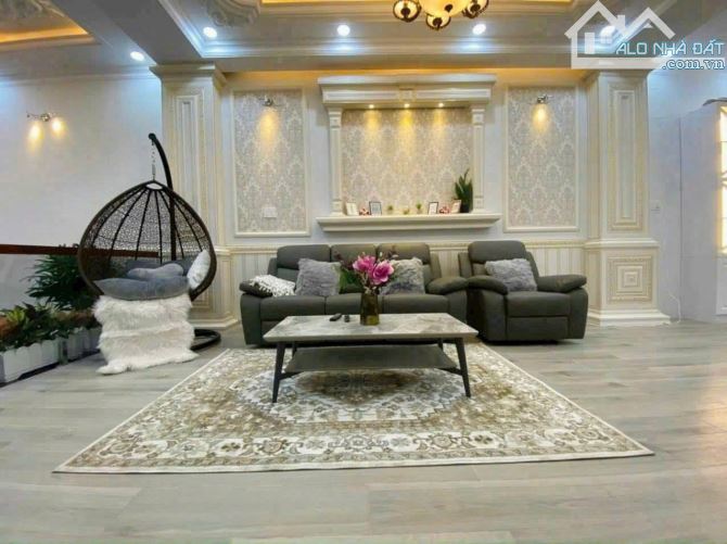 Bán nhà Hẻm Xe hơi đậu trong nhà tại đường Nguyễn Thị Thập quận 7, 3 lầu, giá 8 tỷ - 4