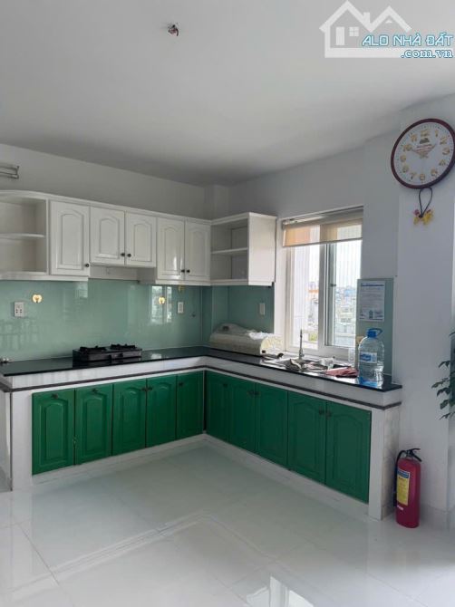 Bán chung cư đường D5 96mv, 3PN, tặng lại nội thất, giá 5.3 tỷ - 5