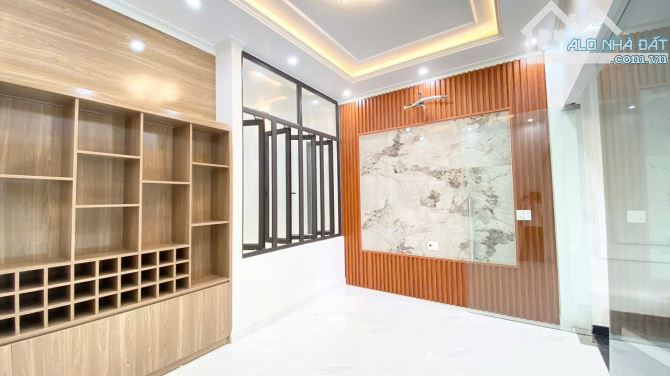 Bán Nhà 4 Tầng Gần Vinhomes Riverside Hải Phòng, Sở Dầu – View Vườn Hoa, Đường Ô Tô  5,5tỷ - 5