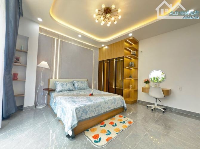 NHÀ MỚI Ở NGAY - FULL NỘI THẤT - HẺM 7 CHỖ ĐỖ CỬA - SAU CHỢ - SÁT TRƯỜNG HỌC - 5