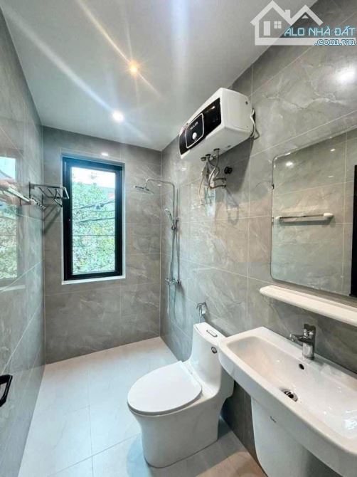 Bán nhà 3,5 tầng phố đình đông thông Lạch Tray giá 2,98 tye - 5