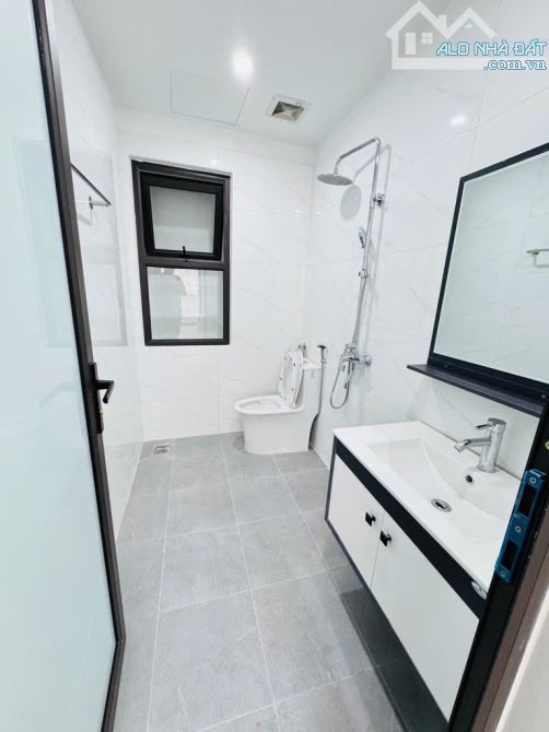 Bán nhà 6 tầng thang máy, Việt Hưng, Long Biên, 20m ô tô tránh, DT 40m2, MT 4,8m, giá 8 tỷ - 5