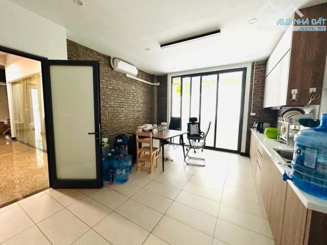 LIỀN KỀ LÔ GÓC 2 THOÁNG - 5 NỔI 1 HẦM - THÔNG SÀN - KINH DOANH VĂN PHÒNG - 5