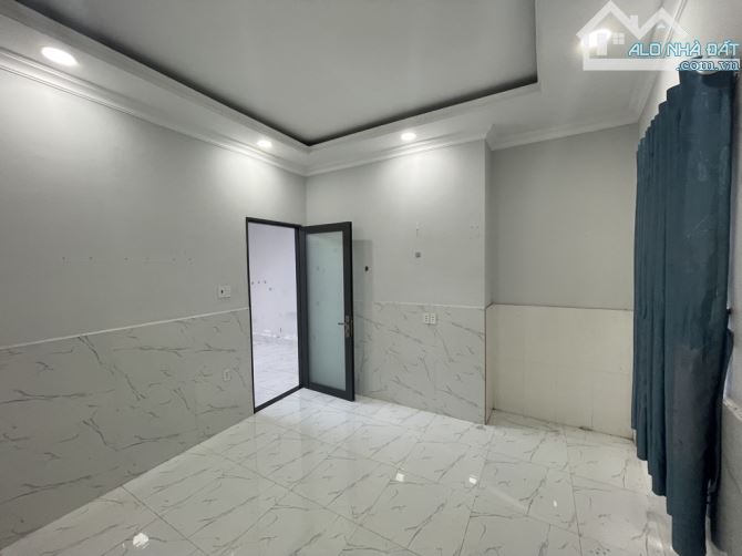 Bán Nhà 5x11, hẻm 2020 6m, xe hơi đỗ cửa, thị trấn nà bè, giá chỉ 3.8 tỷ - 5