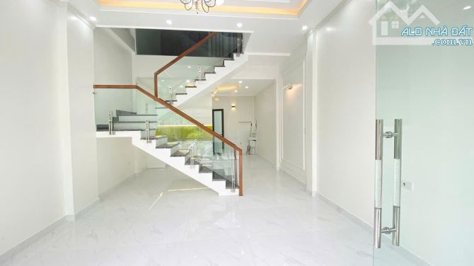 Bán Nhà 4 Tầng Gần Vinhomes Riverside Hải Phòng, Sở Dầu – View Vườn Hoa, Đường Ô Tô  5,5tỷ - 6