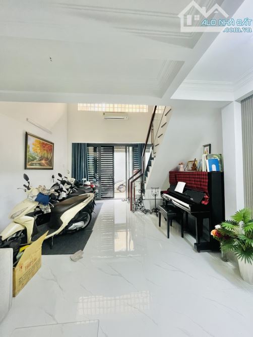 NGUYỄN HƯU DẬT,  47m2, 3 lầu, 3PN, 4. 4 tỷ. - 6