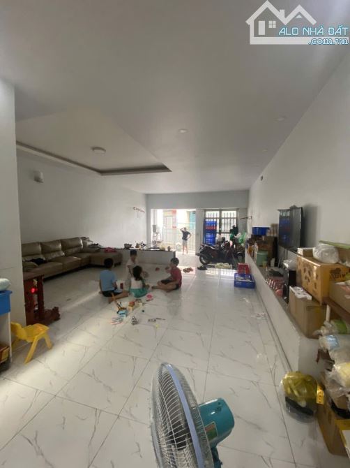 TAM BÌNH NHÀ 3 TẦNG ĐƯỜNG Ô TÔ DT 159 M2 GIÁ 10,8 TỶ TL - 6