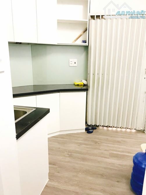 Chủ cho thuê nhà góc 3 mặt tiền HXH CMT8 P.13 Q.10 45m2 Giá 22tr/tháng - 7