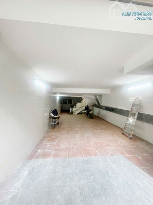 Cho thuê nhà Nguyễn Văn Lộc - Mỗ Lao, DT 90m2, 5 tầng 1 hầm, có điều hòa, Vị trí đỉnh - 7