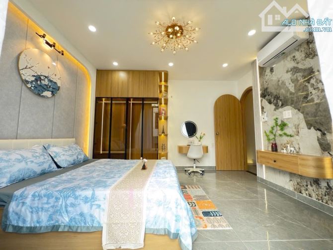 NHÀ MỚI Ở NGAY - FULL NỘI THẤT - HẺM 7 CHỖ ĐỖ CỬA - SAU CHỢ - SÁT TRƯỜNG HỌC - 7