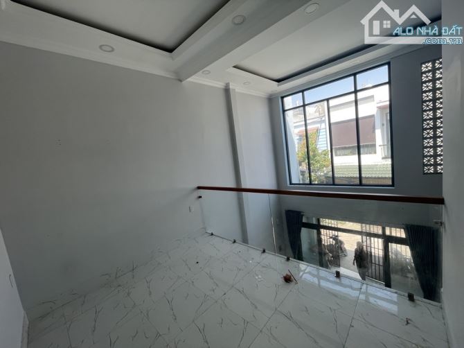 Bán Nhà 5x11, hẻm 2020 6m, xe hơi đỗ cửa, thị trấn nà bè, giá chỉ 3.8 tỷ - 7