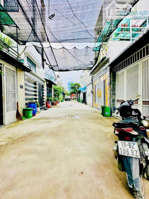 Nhà 2 Tầng FULL NỘI THẤT đường THẠNH LỘC 12 phường TL, Q12, DT 82.6m2(4x21) hẻm 8m💰5,45Tỷ - 8