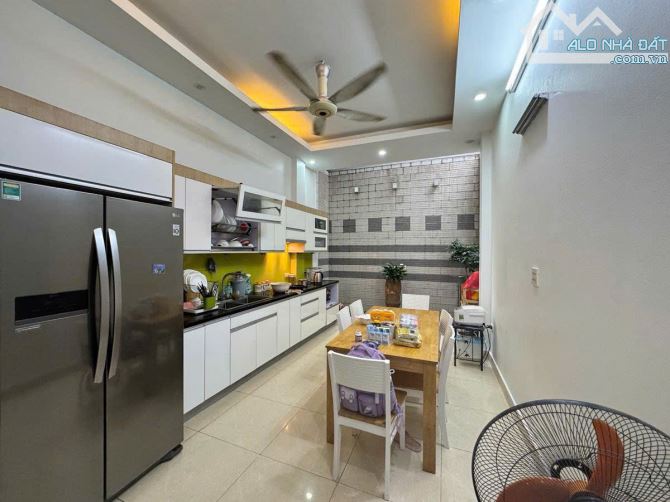 LA THÀNH - ĐỐNG ĐA - TT BỘ TÀI CHÍNH - 3 MẶT THOÁNG - GARA Ô TÔ - FULL NỘI THẤT - 18.8 TỶ - 8