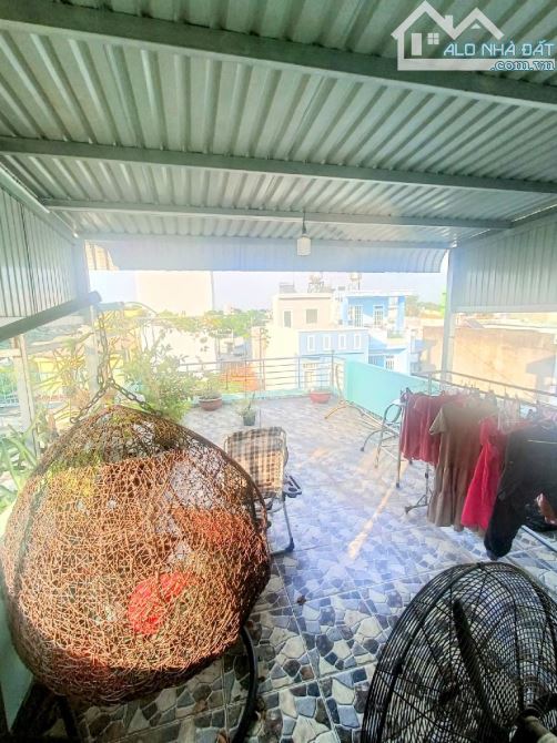 BÁN NHÀ 3 TẦNG – HẺM XE HƠI 5M – 82m² (4.5m x 18.2m) – NGUYỄN XIỂN, KẾ VINHOMES QUẬN 9 - 9