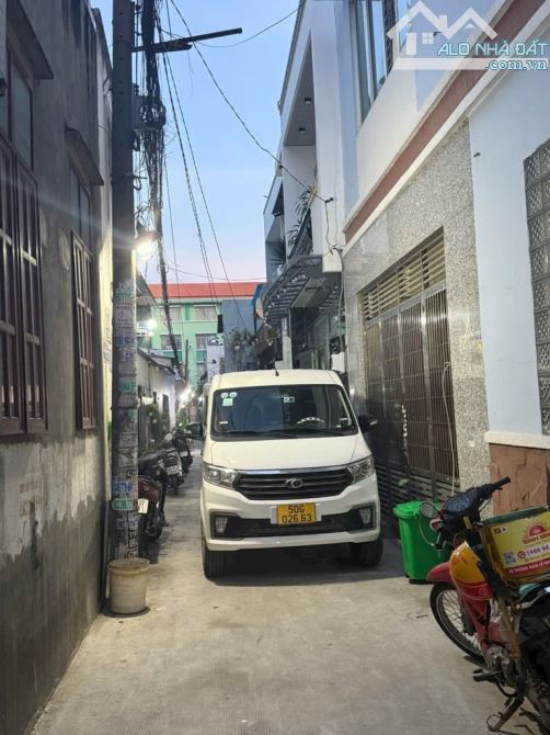 NHÀ MỚI Ở NGAY - FULL NỘI THẤT - HẺM 7 CHỖ ĐỖ CỬA - SAU CHỢ - SÁT TRƯỜNG HỌC - 9