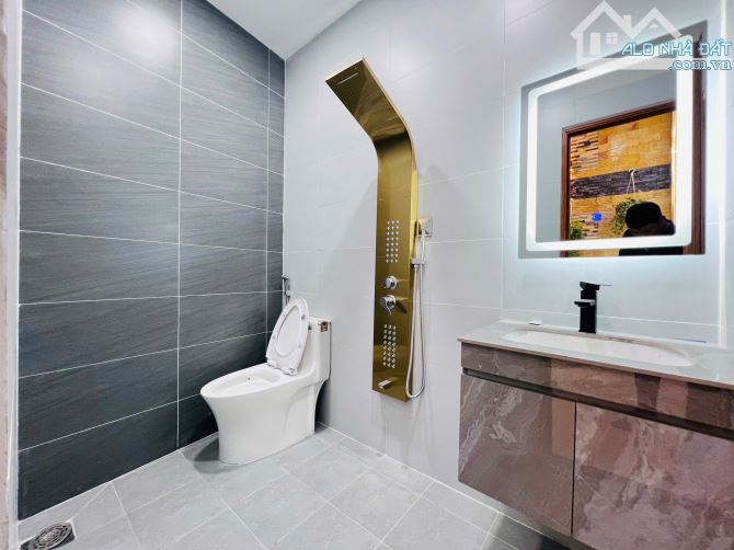 Cần bán gấp nhà hẻm 12m có vỉa hè đường Bùi Văn Ngữ, dt: 4x20m,1T2L . Giá chỉ 6.3 tỷ - 9