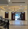 Bán nhà mặt tiền đường nguyễn hữu cảnh,tp huế.Quá đẹp,giá tốt,xách valy vào ở ngay.
