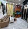 Bán nhà Cổ Nhuế, 33m2 chỉ 8.2 tỷ , dân xây , sát ô tô tránh , thang máy , full nội thất