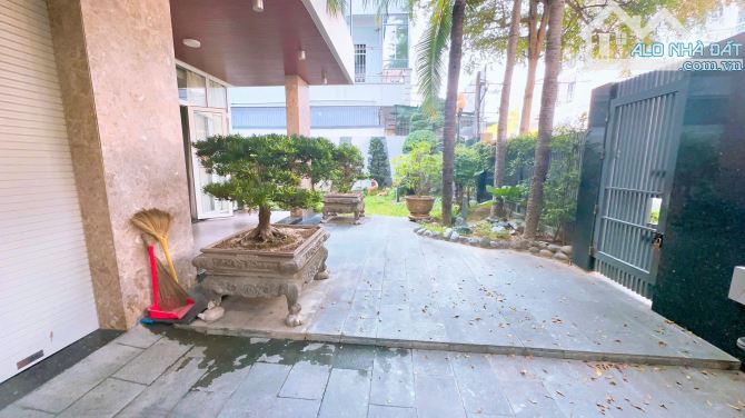 Siêu Phẩm Biệt Thự Mặt Tiền Đường Trịnh Phong Ngay Trung Tâm Phố Biển Nha Trang. Sổ Đỏ HC.