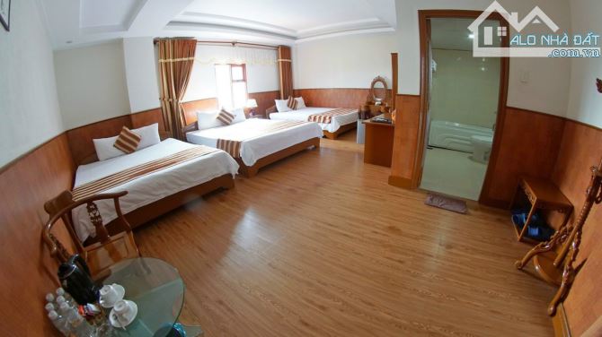 - Bán nhà mt đường Trần Cao Vân, Xuân Hà, Thanh Khê. DT 74M2 – Giá 6 Tỷ TL.