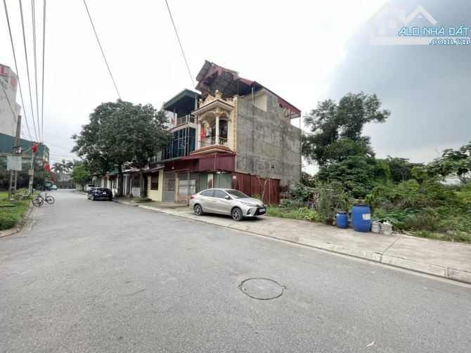 Đất đẹp Như Quỳnh 104M giá chỉ 4.6 Tỷ