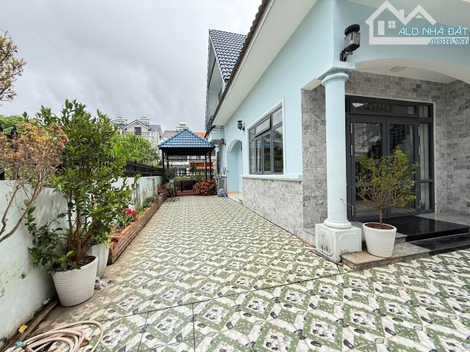 Giảm 2 Tỷ Bán Gấp Villa Hoàn Công Ngang 13m Đường Ô Tô Đang Kinh Doanh Lưu Trú 10.5 Tỷ