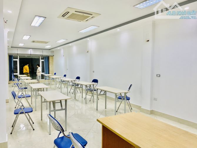 Cho thuê văn phòng mặt phố Yên Lãng – Đống Đa DT 65m x tầng 2, thang máy, 11tr/th
