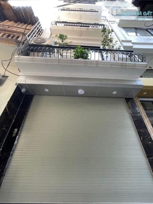 Bán nhà Xuân La, 37m2 nhỉnh 10 tỷ , ngõ thông , gần ô tô , lô góc , tháng máy , sát hồ Tây