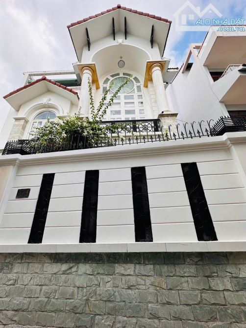 Villa khu nội bộ Lê Quang Định 258m2, 16x17m, 3 tầng, 28 tỷ