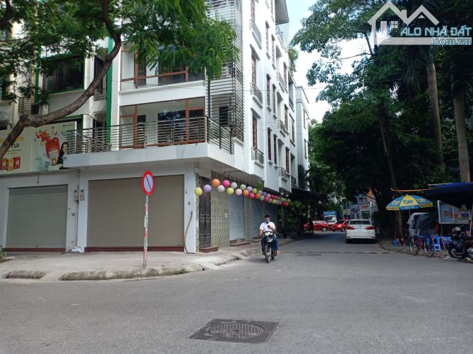 Cho thuê nhà liền kề phố đỗ quang 70m2x5T ô tô tải đỗ cửa làm vp, lớp học, spa KD