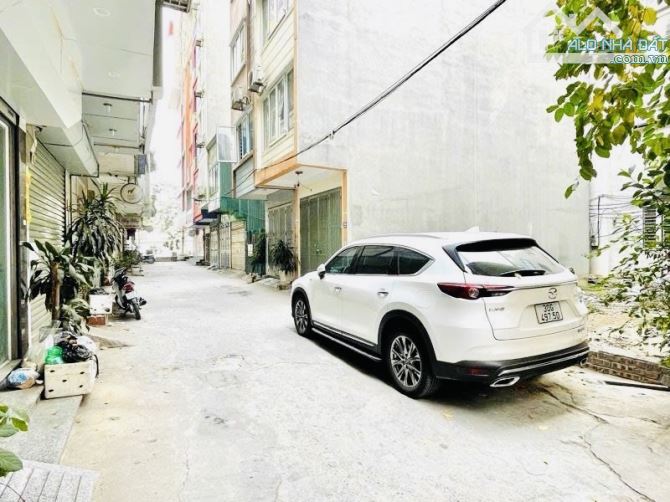 Trần Quốc Hoàn -Phân Lô Ô Tô Tránh Cạnh Đh Quốc Gia ,Trung Tâm Thương Mại * DT 40m .6 Tầng