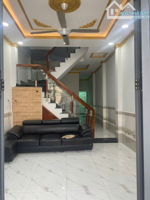 BÁN NHÀ 1 TRỆT 1 LẦU P.TÂN VẠN GẦN CHỢ GIÁ RẺ, DT 60M2, THỔ CƯ 100%, HẺM 3 GÁC THÔNG, SỔ R