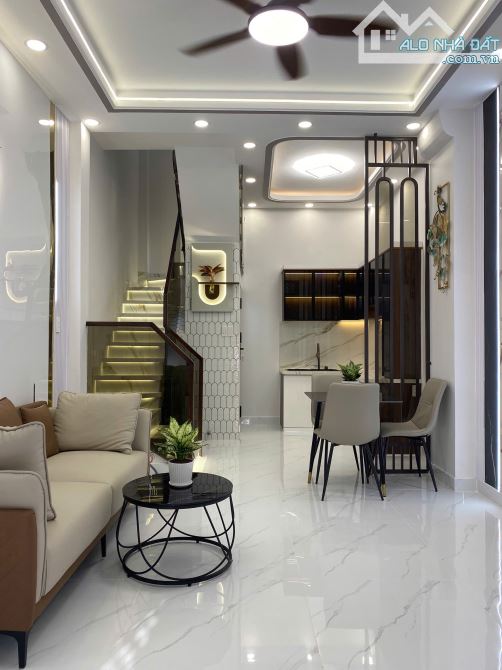 Bán nhà ngay Cây Gõ Quận 6 - 3tầng btct 4x8m giá 4.85tỷ