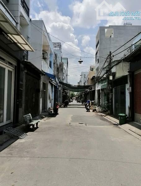 NHÀ HẺM NHỰA 7M XE HƠI  THOẠI NGỌC HẦU GẦN NGUYỄN SƠN  2 LẦU ST 4x18M GIÁ 7.2 TỶ