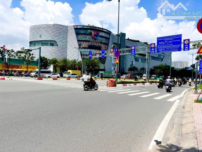 SIÊU PHẨM GẦN MẶT TIỀN ĐƯỜNG PHẠM VĂN ĐỒNG - HXH TC - DT 60M2 - 3TẦNG - Nhỉnh 6Tỷ