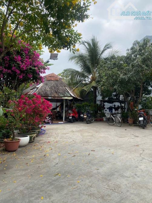 Biệt thự 2 lầu, HXH, Khu Bộ Công An, Quận 7. 320m2 - ngang 10m. Chỉ hơn 50tr/m