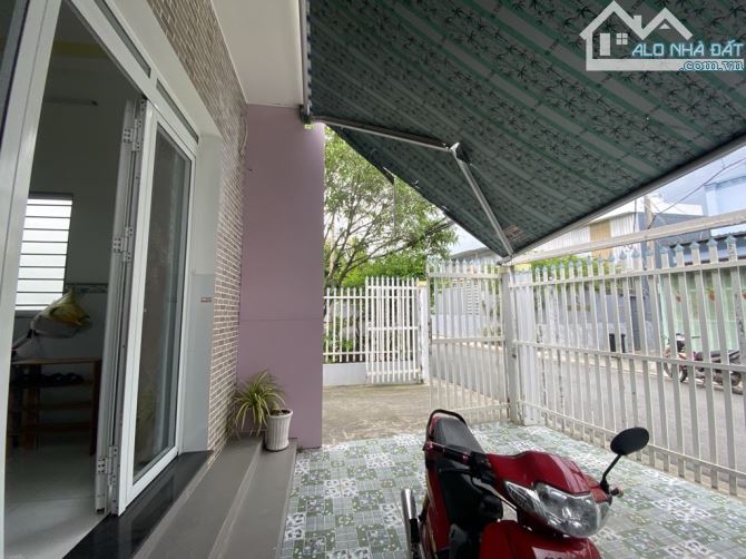NHÀ 2 TẤM MẶT TIỀN ĐƯỜNG NHỰA 8m ,Giá chưa tới 40tr/m2 rẻ hơn đất  -  Nguyễn Bình