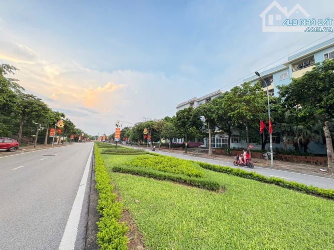 ❤️❤️ĐẤT ĐẸP-GIÁ 3 TỶ NHÍCH TIỂU HỌC-GẦN CẦU THƯỢNG CÁT VÀ KCN BẮC THĂNG LONG-GẦN HỒ,CHẠY B