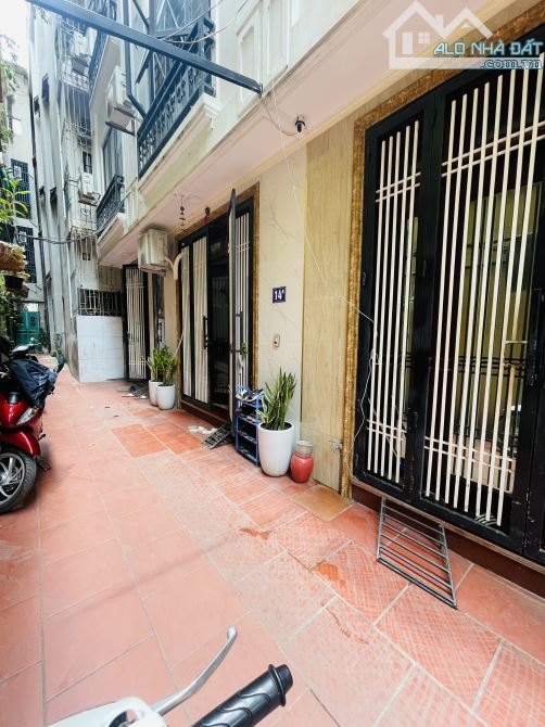 Lê Đức Thọ -5 Tầng Xây Mới Đẹp -Trung Tâm Mỹ Đình  * DT 35m .Cách 15m Ra Mặt Phố