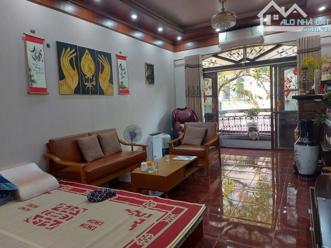 Siêu phẩm mặt phố Nguyễn Lương Bằng Đống Đa 77m MT 5.1m Kinh doanh vỉa hè hơn 30 tỷ
