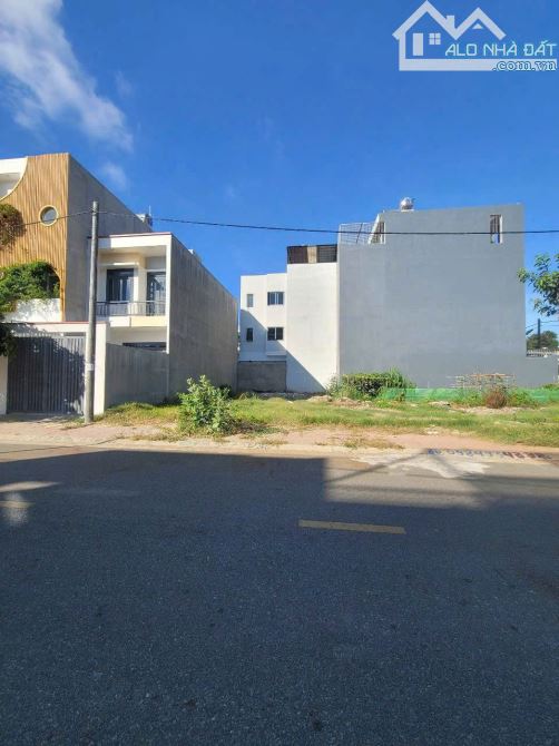 BÁN LÔ ĐẤT GIÁ RẺ NHẤT KHU TÁI ĐỊNH CƯ 1.65ha SỔ HỒNG CÁ NHÂN 80m2 ĐƯỜNG 13m. GIÁ 5.8 TỶ