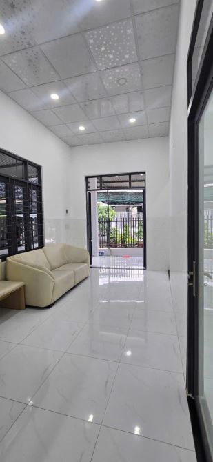 Nhà Mới Xây TT Diên Khánh, đường 2 ô tô né nhau