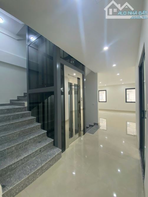 Cho thuê liền kề KĐT Mỗ Lao 120m2x5 tầng thang máy full điều hòa âm trần
