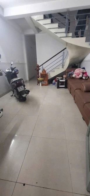 Bán nhà HXH- Trệt, lầu- Nguyễn Chí Thanh, Bình Nhâm , Bình Dương( Tp.HCM mới) hơn 3 tỷ.