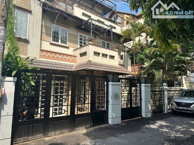 Bán nhà đơn giá đất, 13x19m- Đ- Dương Quảng Hàm, P6, tách được 3 lô,vị trí đẹp, Giá 20,5tỷ