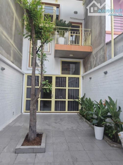 Bán nhà 3 lầu hẻm xe hơi đường số 385.P tăng nhơn phú A.Q9