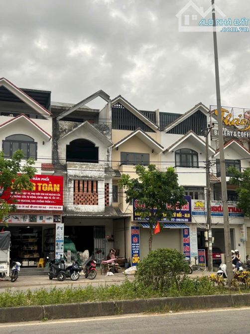 BÁN NHÀ 4 TẦNG MẶT TIỀN TỈNH LỘ 10 - KHU D PHÚ MỸ THƯỢNG- TP HUÊ GIÁ CHỈ 5.X TỶ