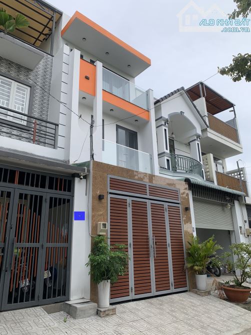 Bán Nhà Bình Dương-Dĩ An, 80m2 x 2tầng , HXH. Chỉ 3 tỷ 550