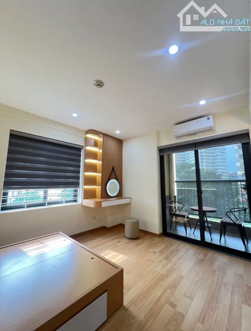 bán căn chung cư 3 ngủ tầng trung tiện ích vô địch phố Trần Quý Kiên